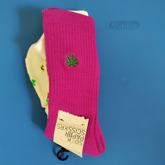 NWT 2 Pairs Sock Paper Scissors Sz: 6-12.5 Novety Socks Alien Mushroom Weed - Picture 1 of 8